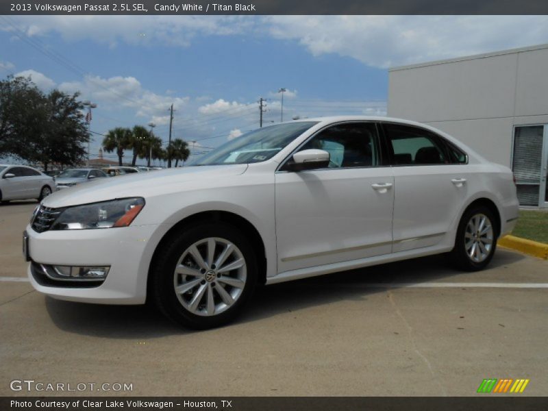 Candy White / Titan Black 2013 Volkswagen Passat 2.5L SEL