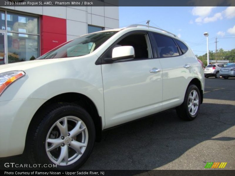 Phantom White / Black 2010 Nissan Rogue SL AWD