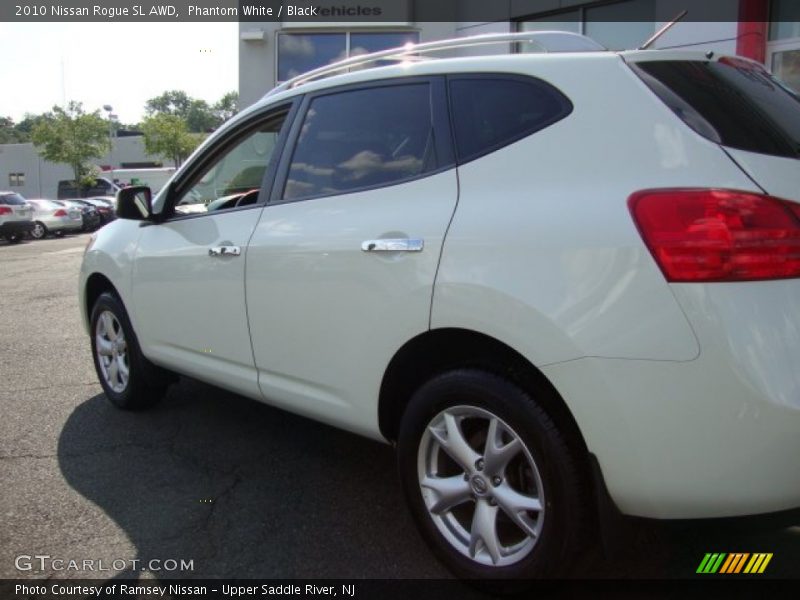 Phantom White / Black 2010 Nissan Rogue SL AWD