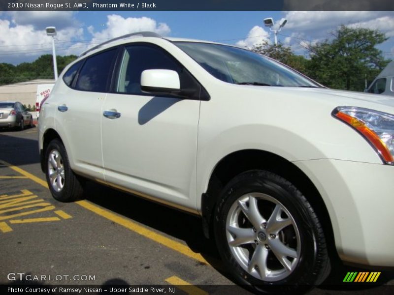 Phantom White / Black 2010 Nissan Rogue SL AWD