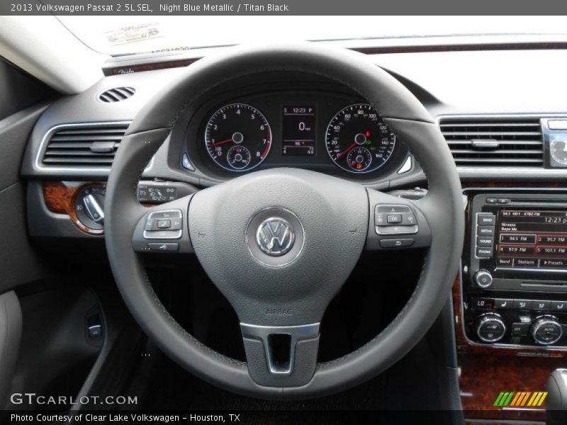  2013 Passat 2.5L SEL Steering Wheel