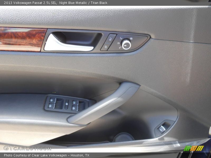 Night Blue Metallic / Titan Black 2013 Volkswagen Passat 2.5L SEL