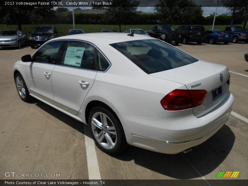 Candy White / Titan Black 2013 Volkswagen Passat TDI SE