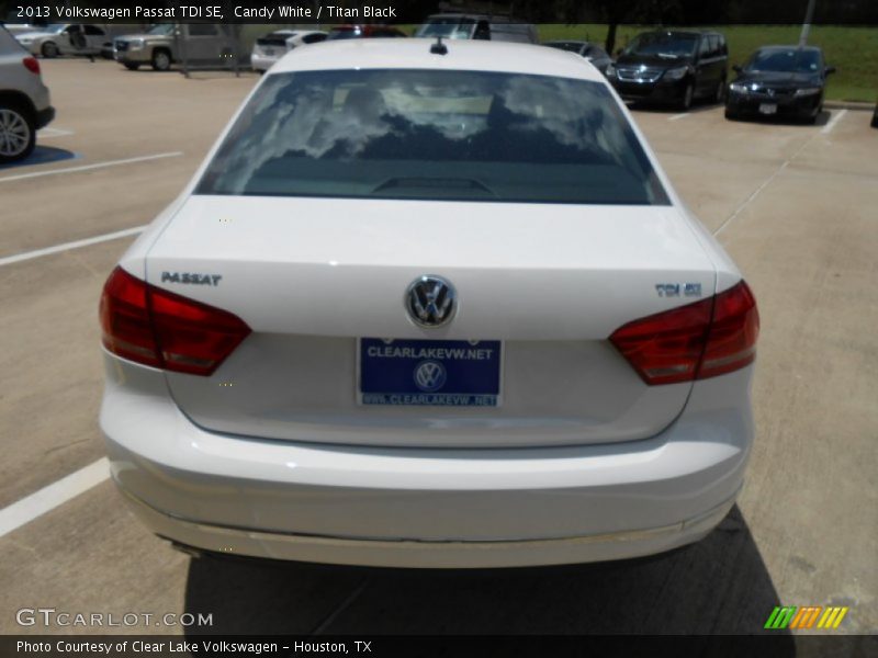 Candy White / Titan Black 2013 Volkswagen Passat TDI SE