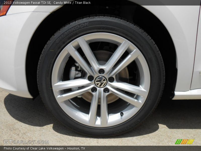 Candy White / Titan Black 2013 Volkswagen Passat TDI SE