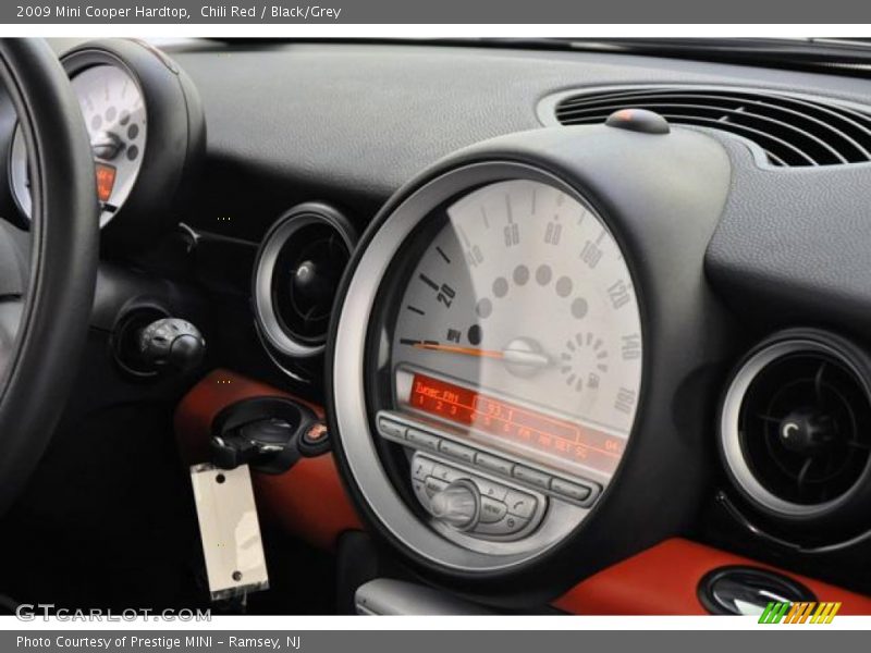 Chili Red / Black/Grey 2009 Mini Cooper Hardtop