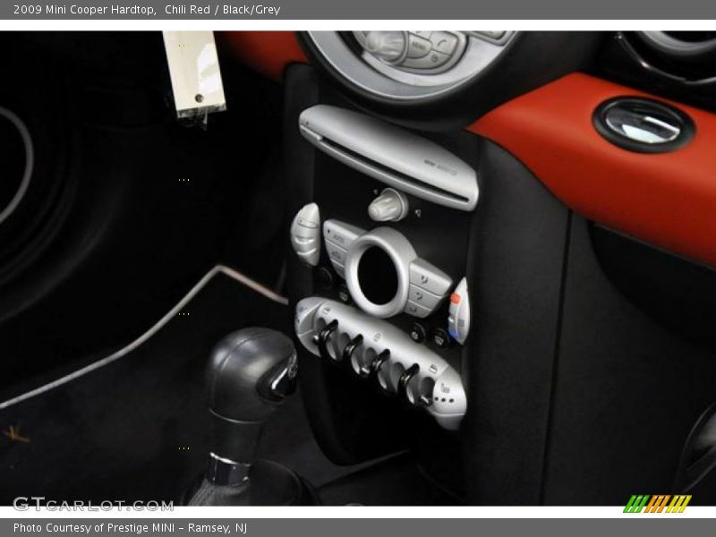 Chili Red / Black/Grey 2009 Mini Cooper Hardtop