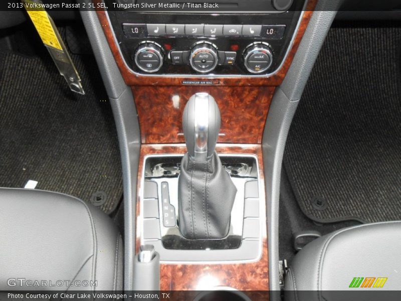 Tungsten Silver Metallic / Titan Black 2013 Volkswagen Passat 2.5L SEL