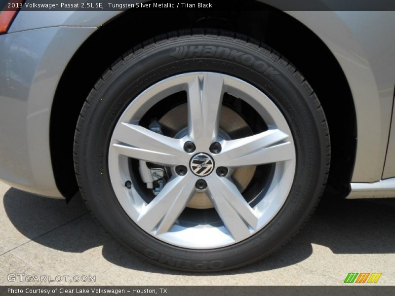 Tungsten Silver Metallic / Titan Black 2013 Volkswagen Passat 2.5L SE