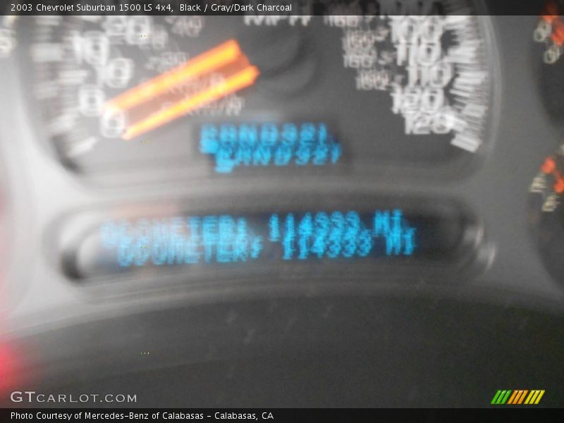 Black / Gray/Dark Charcoal 2003 Chevrolet Suburban 1500 LS 4x4