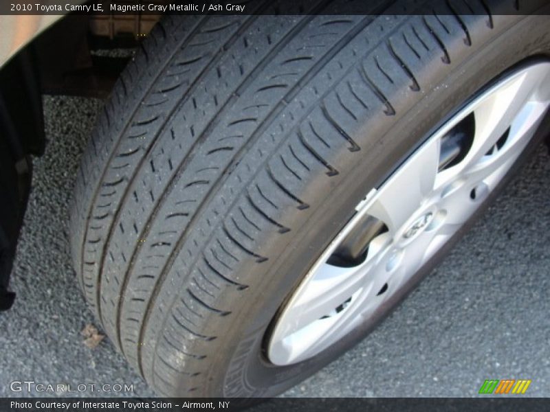 Magnetic Gray Metallic / Ash Gray 2010 Toyota Camry LE