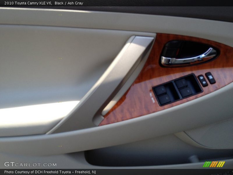Black / Ash Gray 2010 Toyota Camry XLE V6