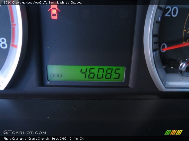 Summit White / Charcoal 2010 Chevrolet Aveo Aveo5 LT