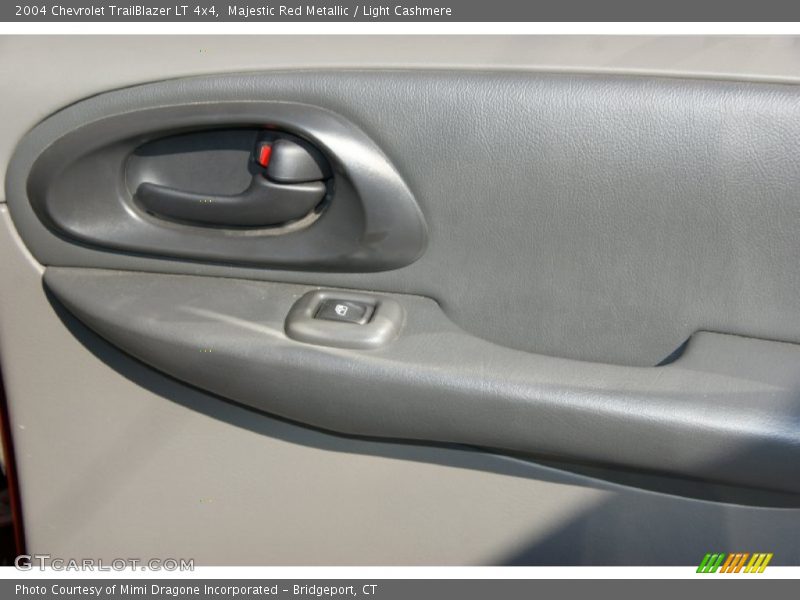 Majestic Red Metallic / Light Cashmere 2004 Chevrolet TrailBlazer LT 4x4