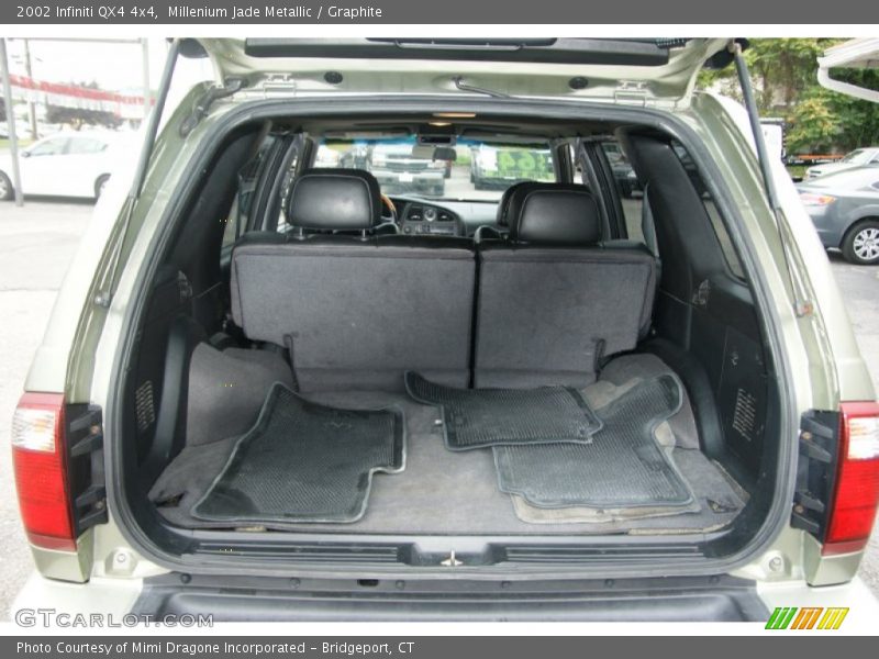  2002 QX4 4x4 Trunk