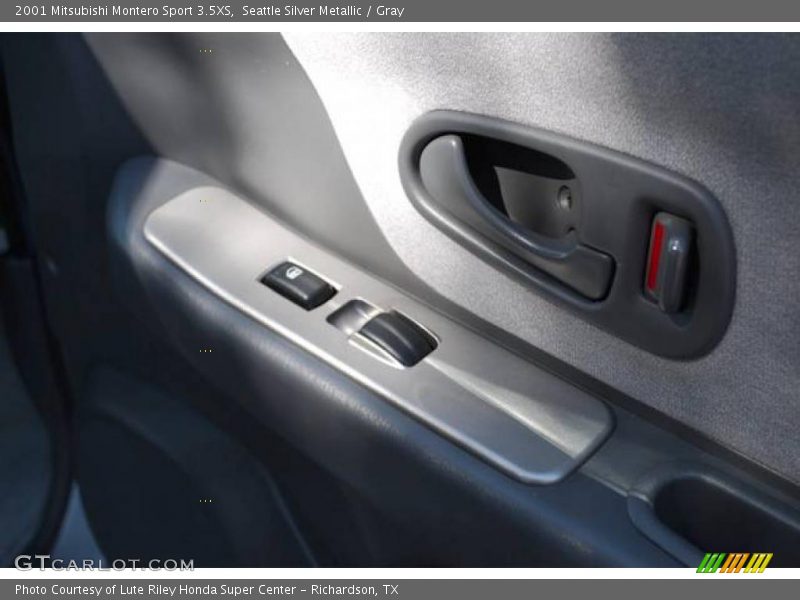 Seattle Silver Metallic / Gray 2001 Mitsubishi Montero Sport 3.5XS