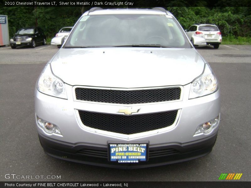 Silver Ice Metallic / Dark Gray/Light Gray 2010 Chevrolet Traverse LT