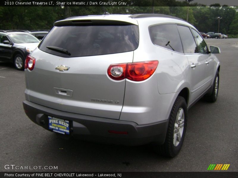 Silver Ice Metallic / Dark Gray/Light Gray 2010 Chevrolet Traverse LT