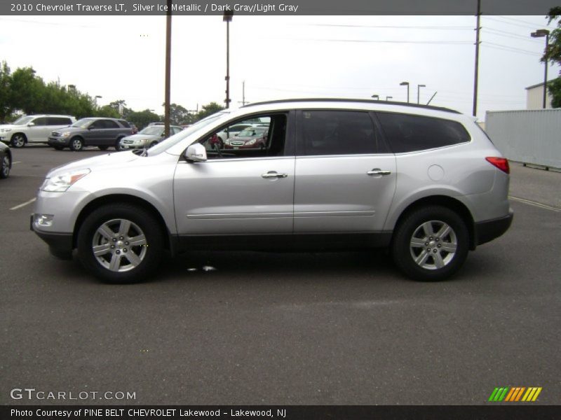 Silver Ice Metallic / Dark Gray/Light Gray 2010 Chevrolet Traverse LT