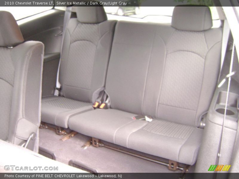 Silver Ice Metallic / Dark Gray/Light Gray 2010 Chevrolet Traverse LT