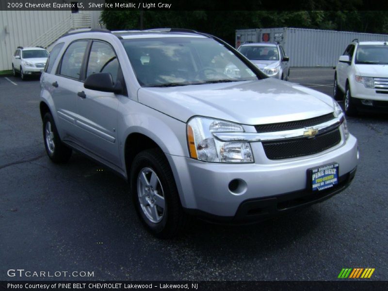 Silver Ice Metallic / Light Gray 2009 Chevrolet Equinox LS