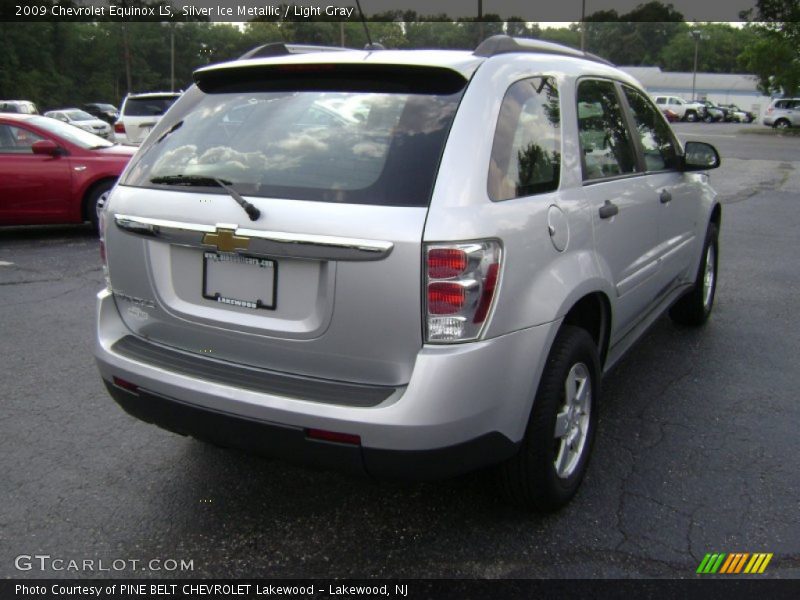 Silver Ice Metallic / Light Gray 2009 Chevrolet Equinox LS