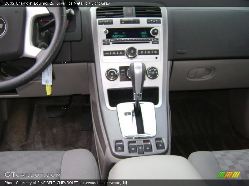 Silver Ice Metallic / Light Gray 2009 Chevrolet Equinox LS