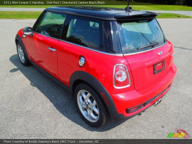 Chili Red / Checkered Carbon Black/Black 2011 Mini Cooper S Hardtop