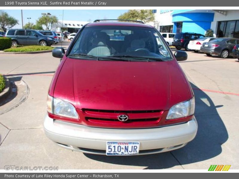 Sunfire Red Pearl Metallic / Gray 1998 Toyota Sienna XLE