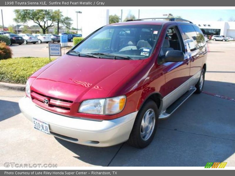 Sunfire Red Pearl Metallic / Gray 1998 Toyota Sienna XLE