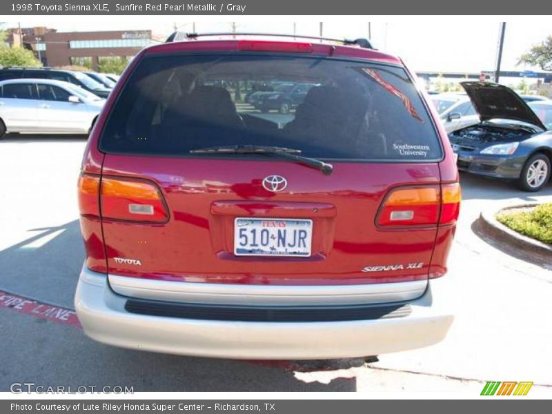 Sunfire Red Pearl Metallic / Gray 1998 Toyota Sienna XLE