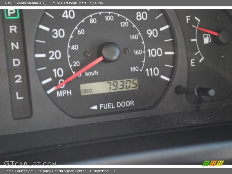 Sunfire Red Pearl Metallic / Gray 1998 Toyota Sienna XLE