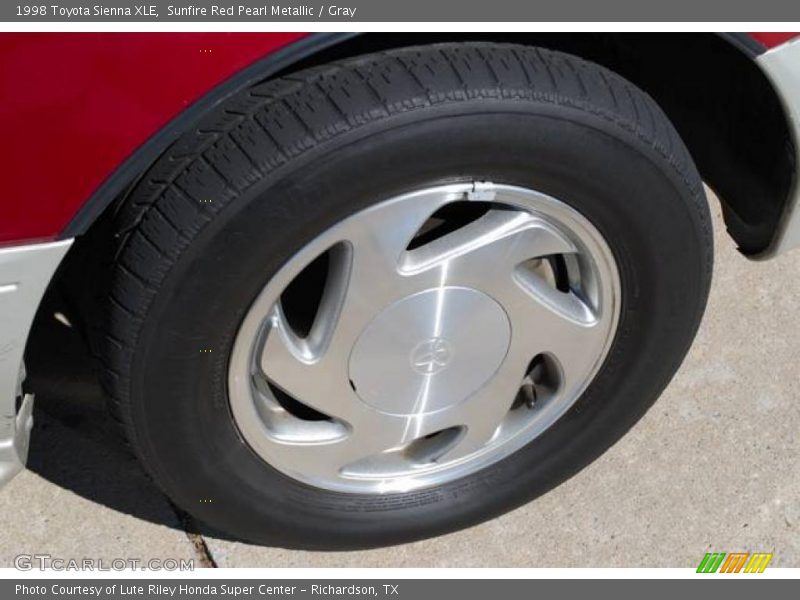 Sunfire Red Pearl Metallic / Gray 1998 Toyota Sienna XLE