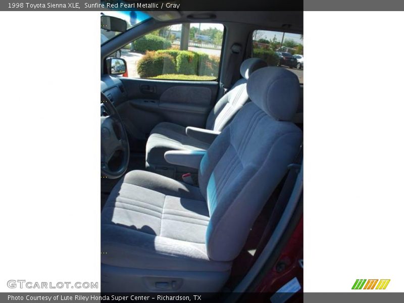 Sunfire Red Pearl Metallic / Gray 1998 Toyota Sienna XLE