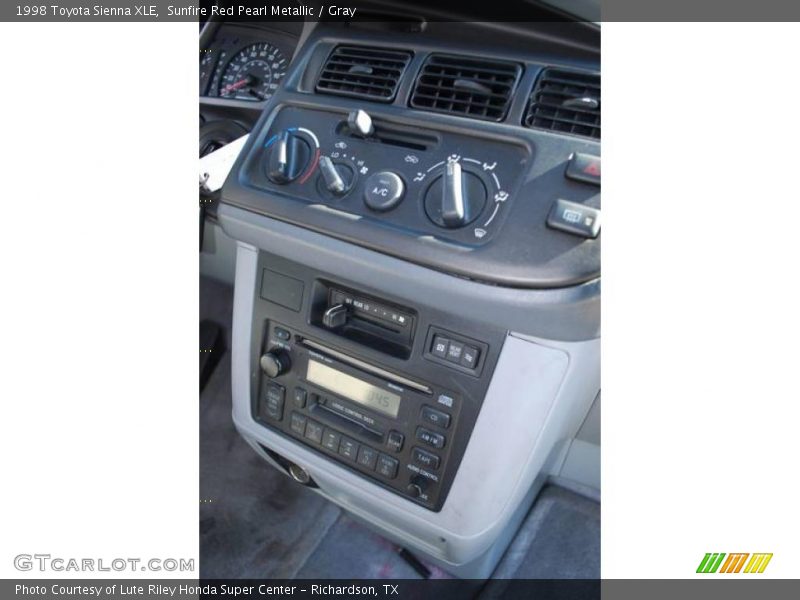 Sunfire Red Pearl Metallic / Gray 1998 Toyota Sienna XLE