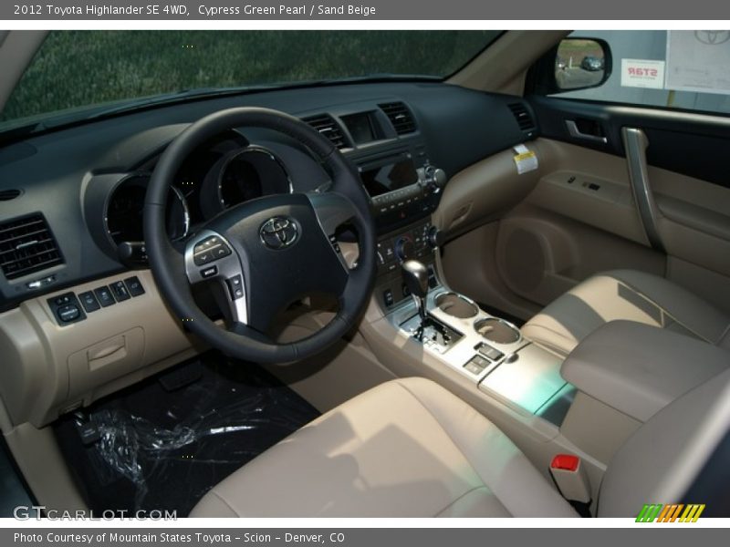 Cypress Green Pearl / Sand Beige 2012 Toyota Highlander SE 4WD