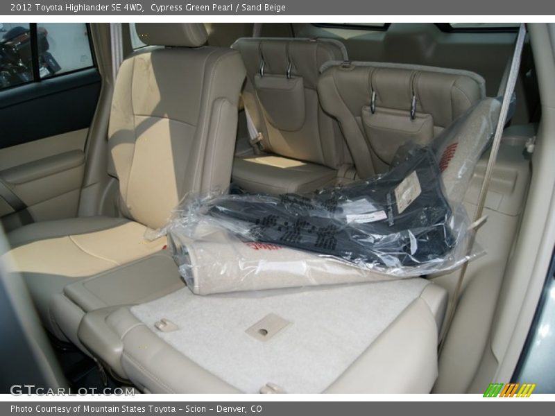 Cypress Green Pearl / Sand Beige 2012 Toyota Highlander SE 4WD