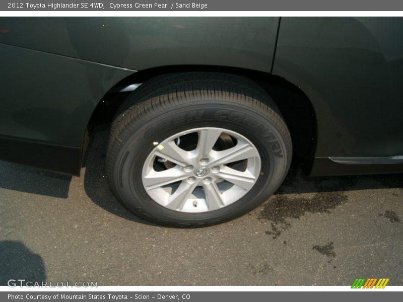 Cypress Green Pearl / Sand Beige 2012 Toyota Highlander SE 4WD