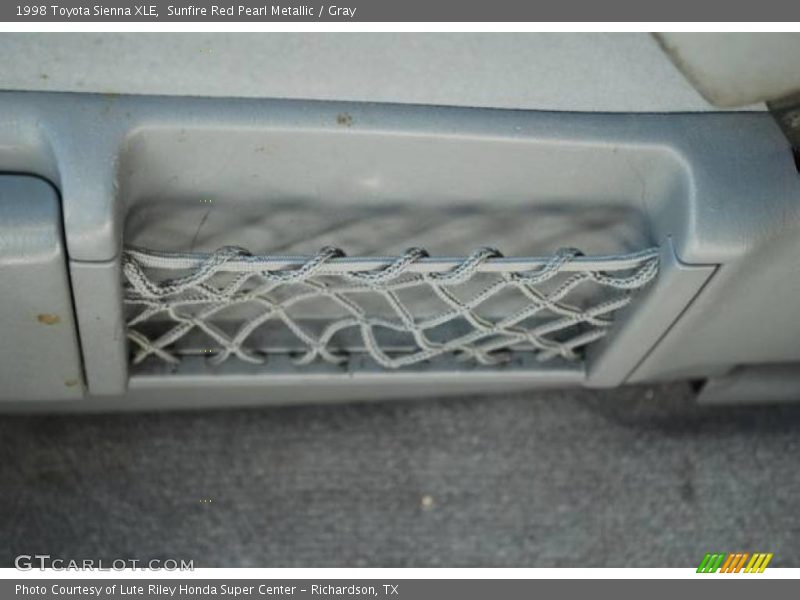 Sunfire Red Pearl Metallic / Gray 1998 Toyota Sienna XLE