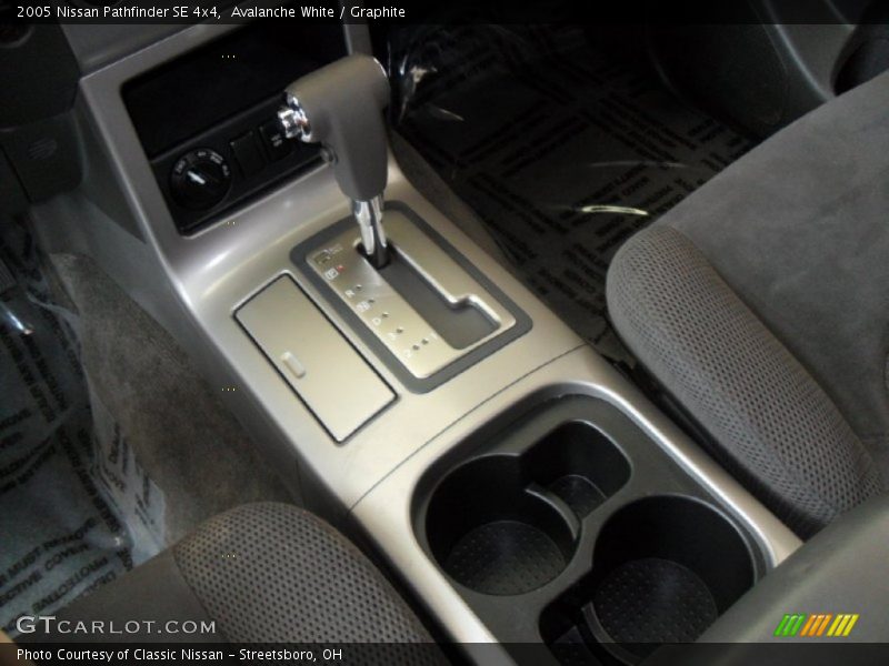 Avalanche White / Graphite 2005 Nissan Pathfinder SE 4x4