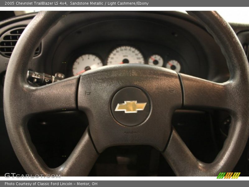 Sandstone Metallic / Light Cashmere/Ebony 2005 Chevrolet TrailBlazer LS 4x4