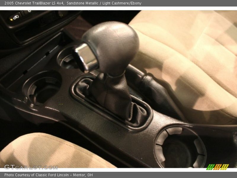 Sandstone Metallic / Light Cashmere/Ebony 2005 Chevrolet TrailBlazer LS 4x4