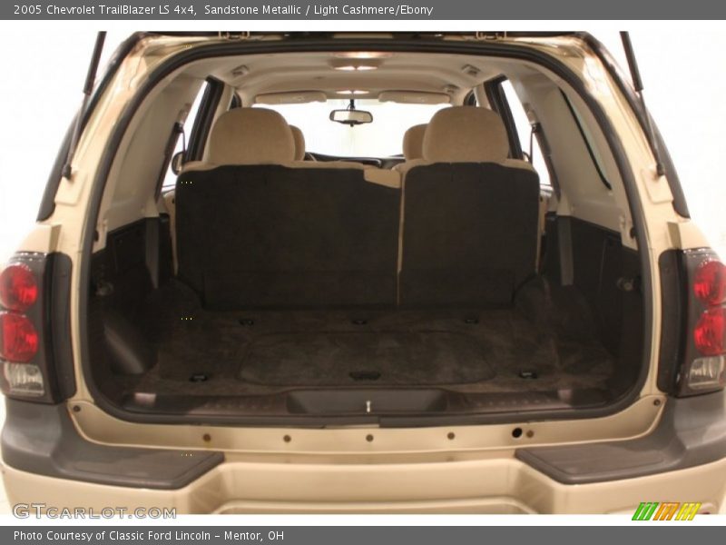 Sandstone Metallic / Light Cashmere/Ebony 2005 Chevrolet TrailBlazer LS 4x4
