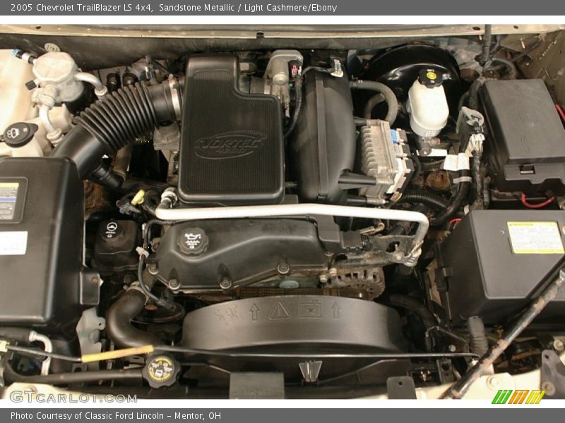 Sandstone Metallic / Light Cashmere/Ebony 2005 Chevrolet TrailBlazer LS 4x4