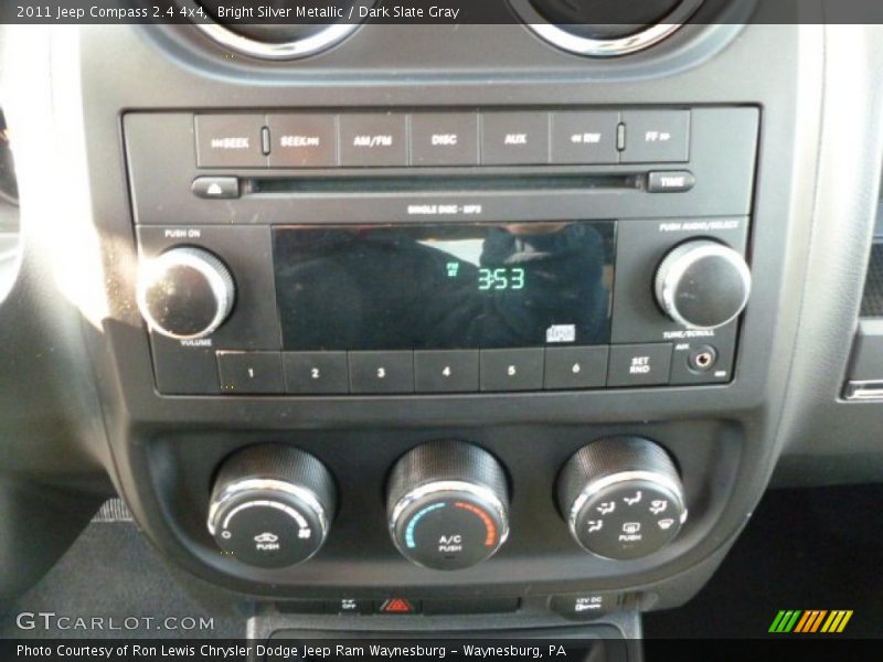 Bright Silver Metallic / Dark Slate Gray 2011 Jeep Compass 2.4 4x4