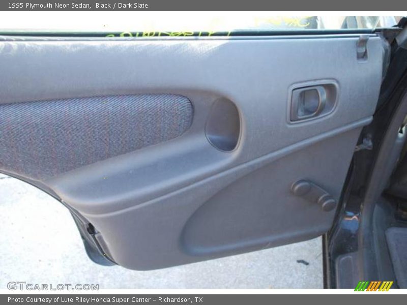 Black / Dark Slate 1995 Plymouth Neon Sedan