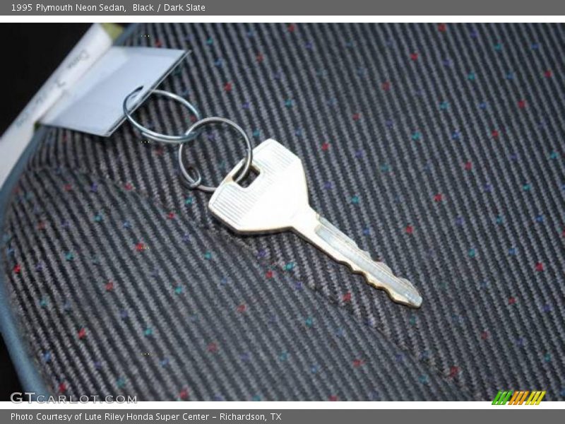 Black / Dark Slate 1995 Plymouth Neon Sedan