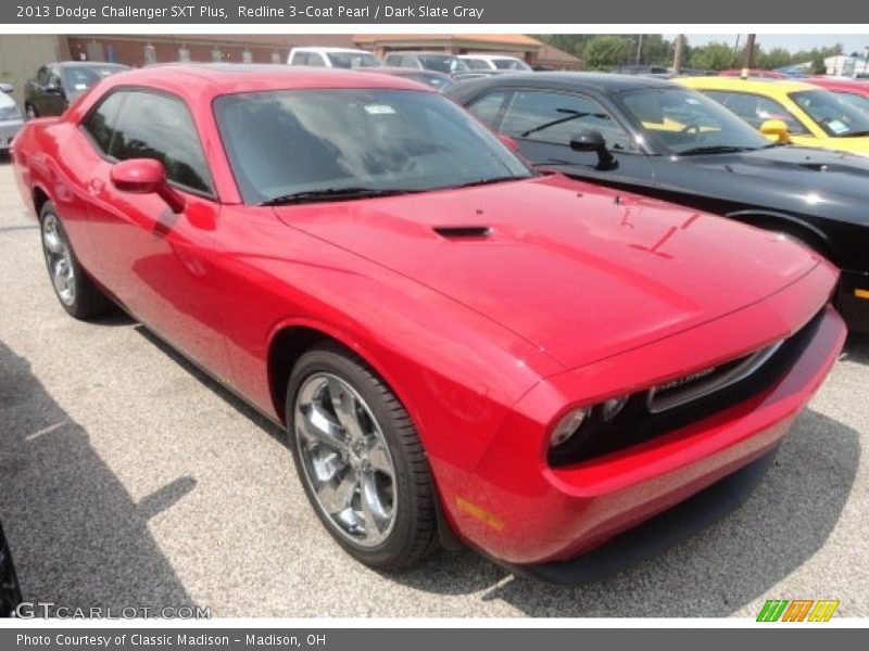Front 3/4 View of 2013 Challenger SXT Plus