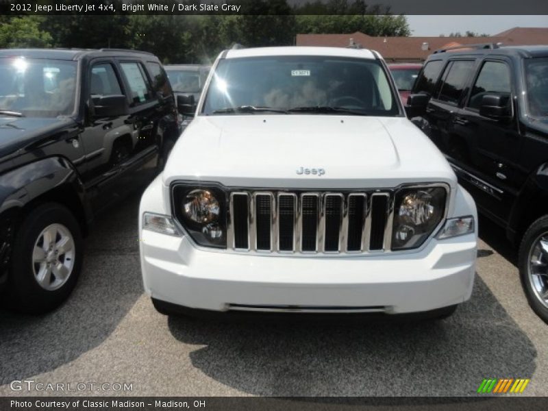 Bright White / Dark Slate Gray 2012 Jeep Liberty Jet 4x4