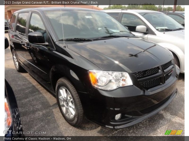 Front 3/4 View of 2013 Grand Caravan R/T